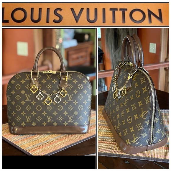 ❗️SOLD❗️🥰💙LV ALMA PM TRENDY SUPER ATTRACTIVE💙🥰 - Picture 2 of 16